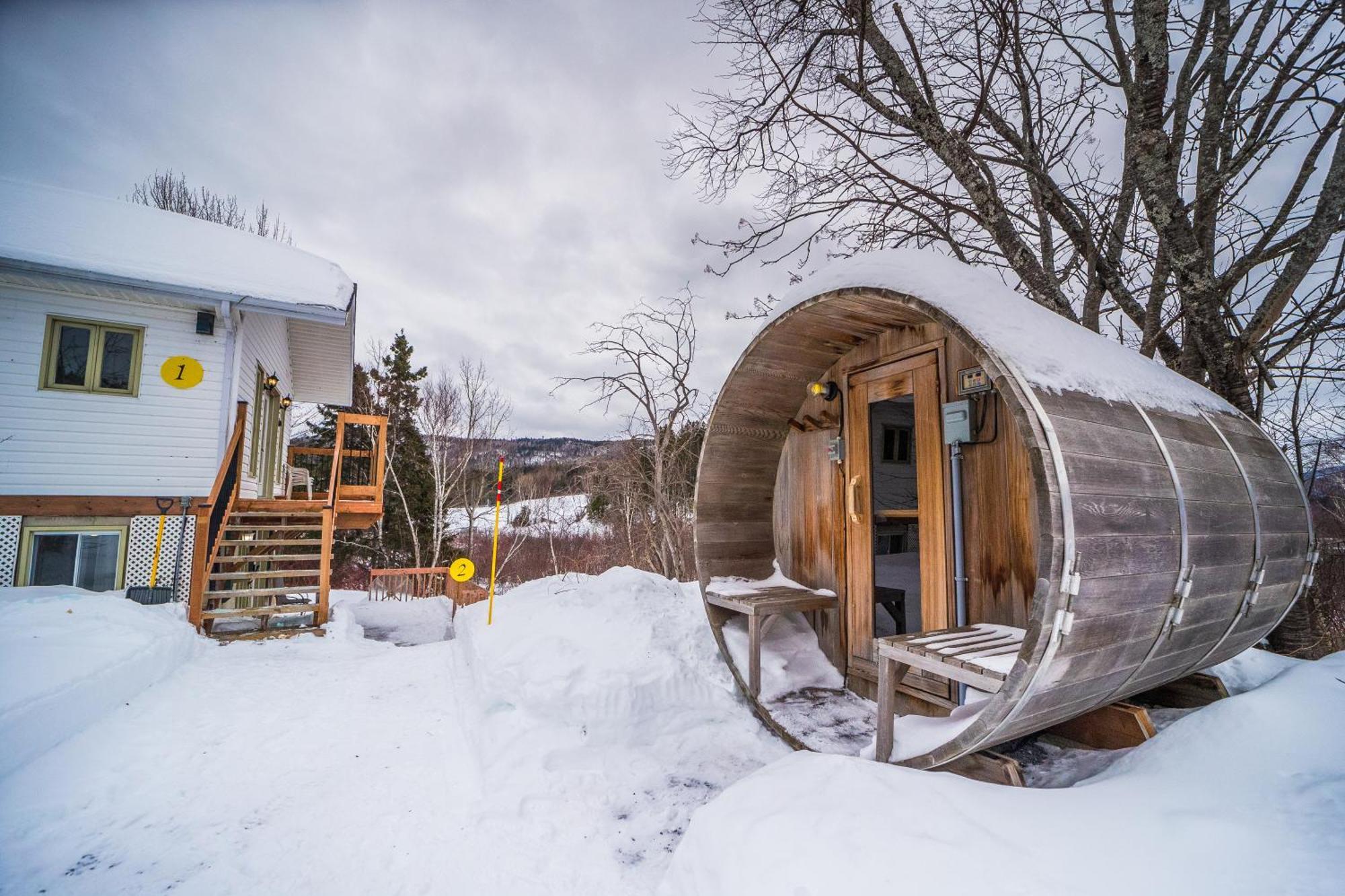 Chalets Les Chanterelles De Forillon L'Anse-au-Griffon Exterior photo